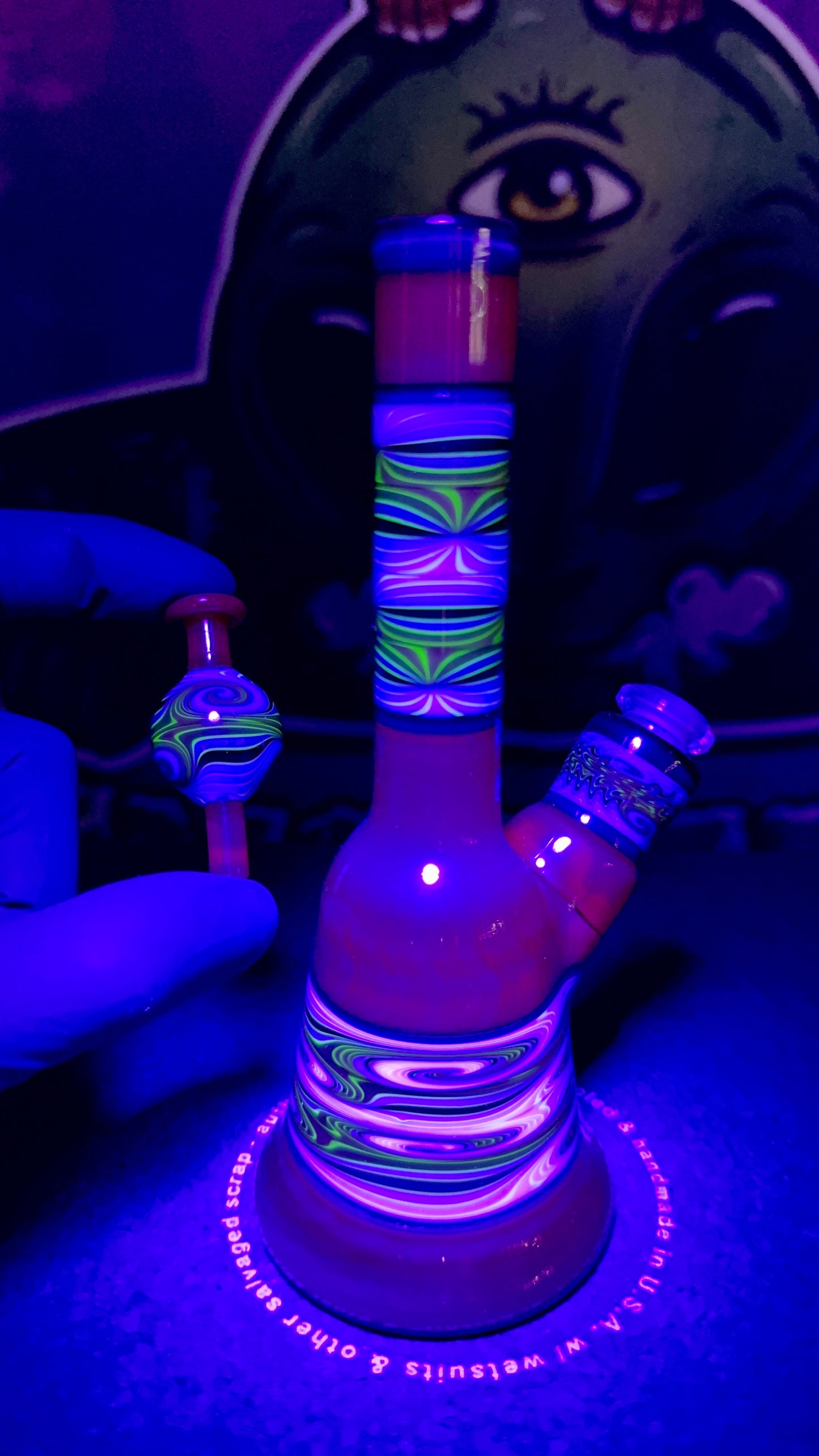 Lekseno glass