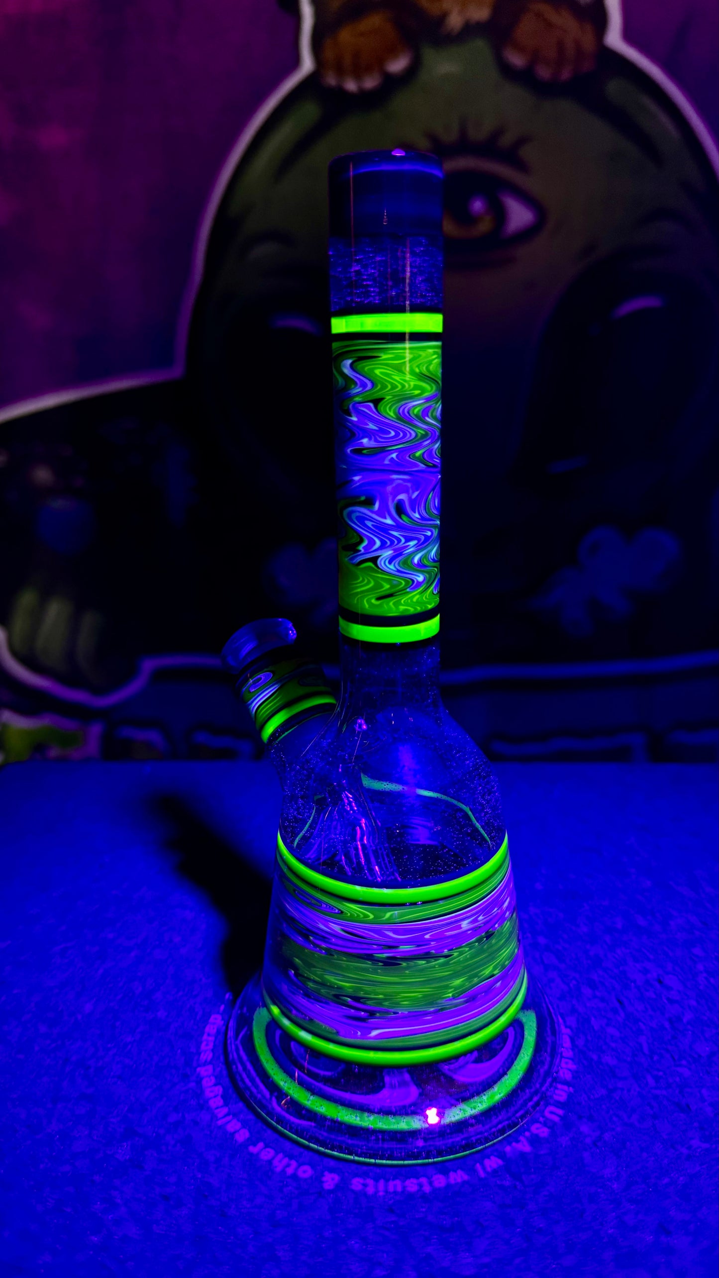 Lekseno glass