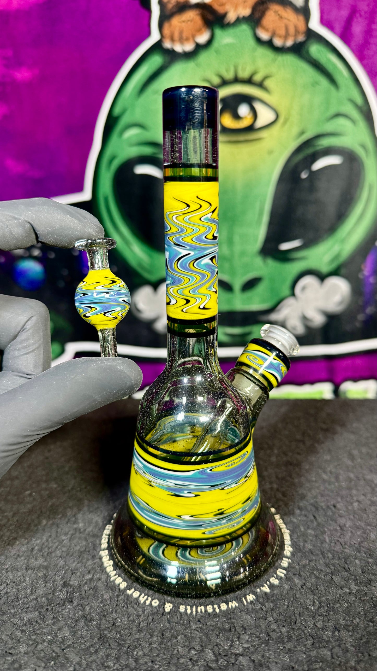 Lekseno glass