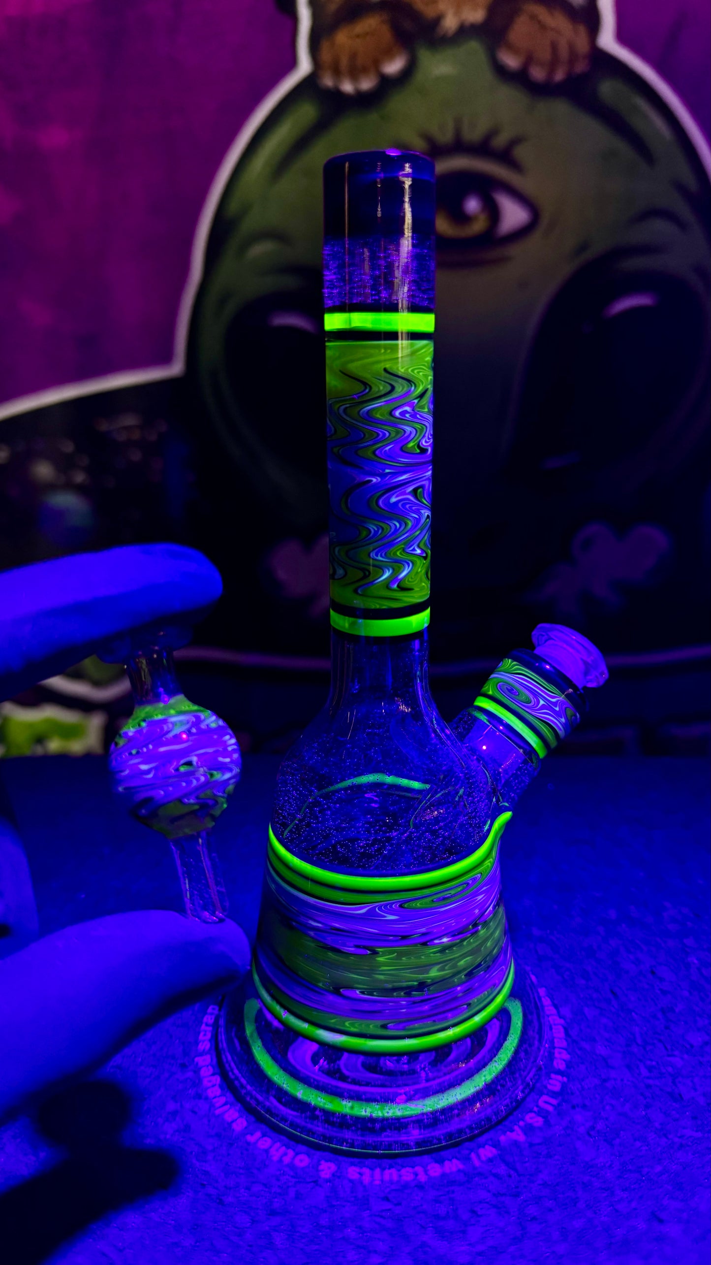 Lekseno glass
